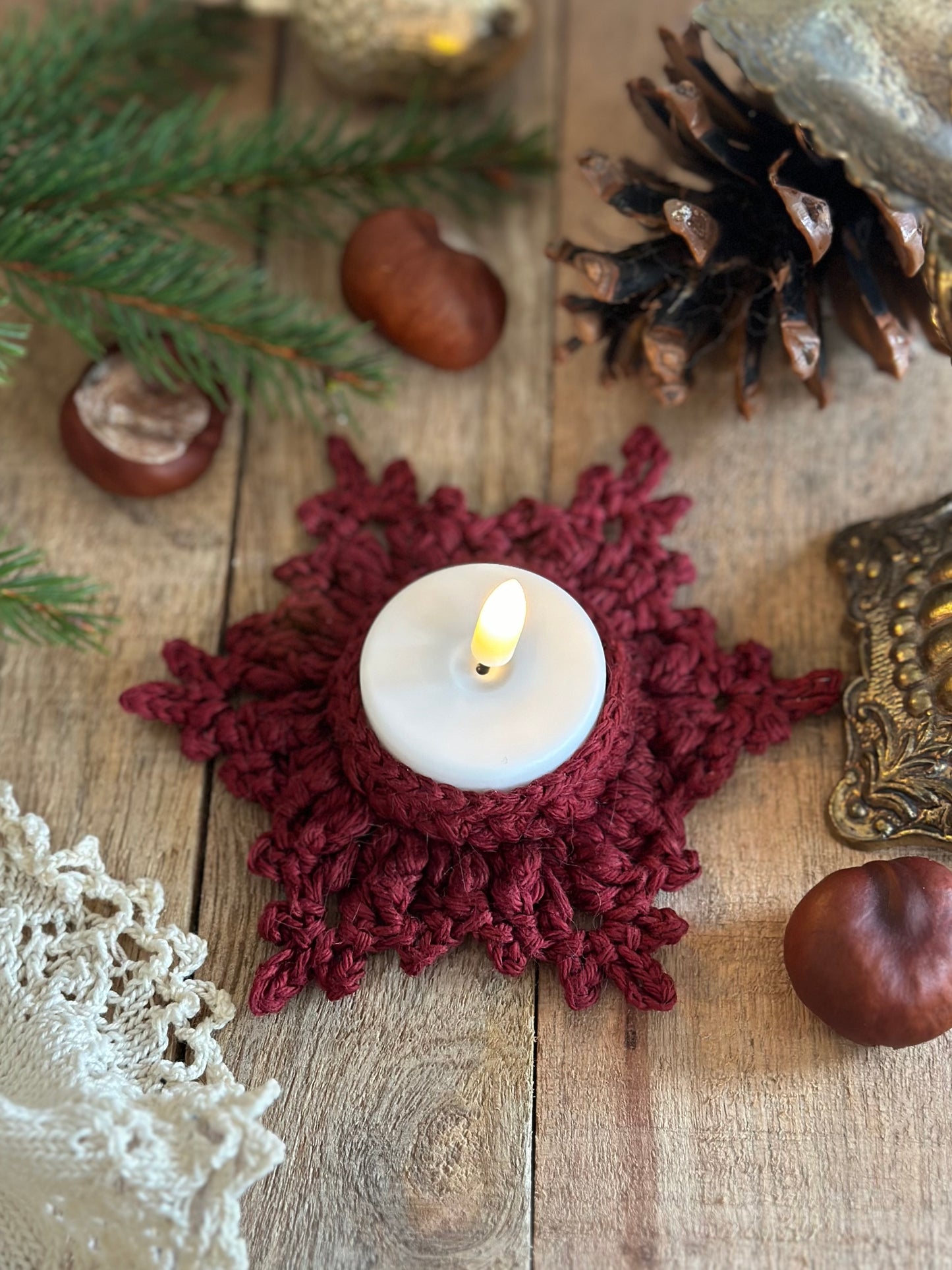 Enchanting wintertale tealight holder