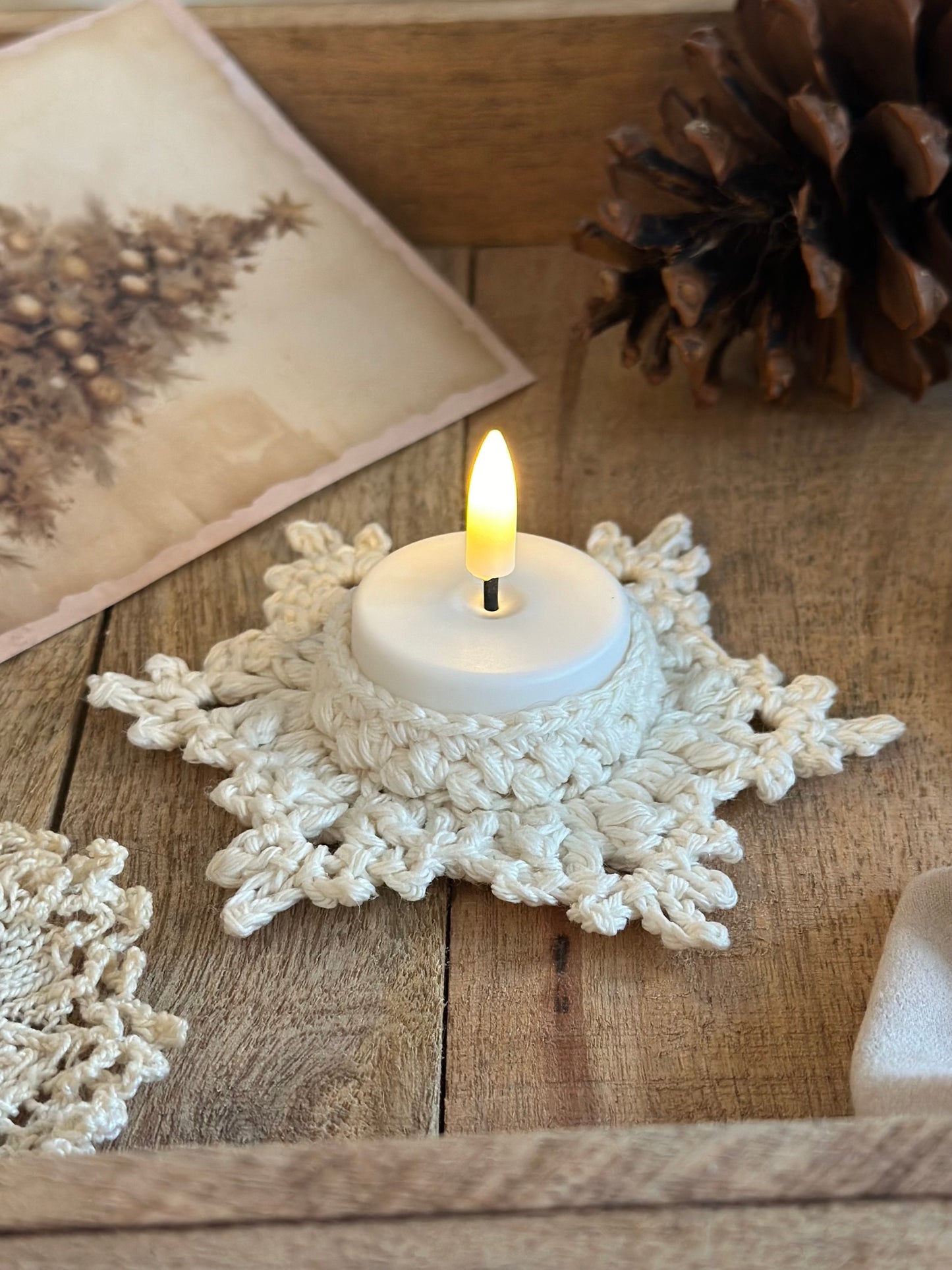 Enchanting wintertale tealight holder