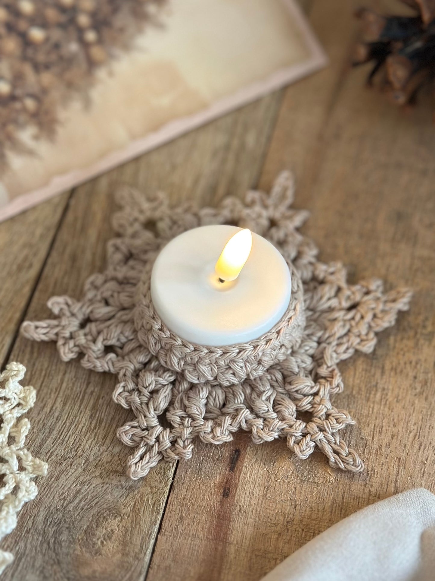 Enchanting wintertale tealight holder