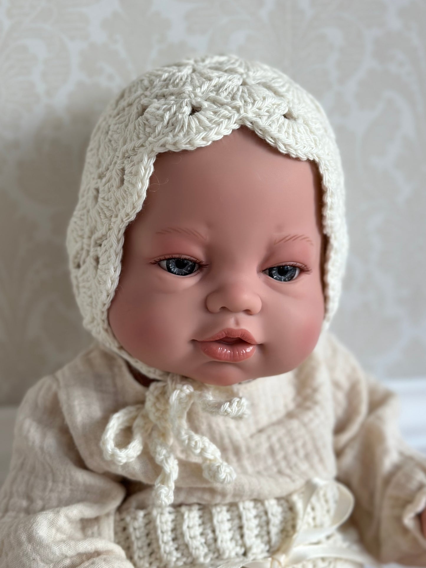 Doll bonnet