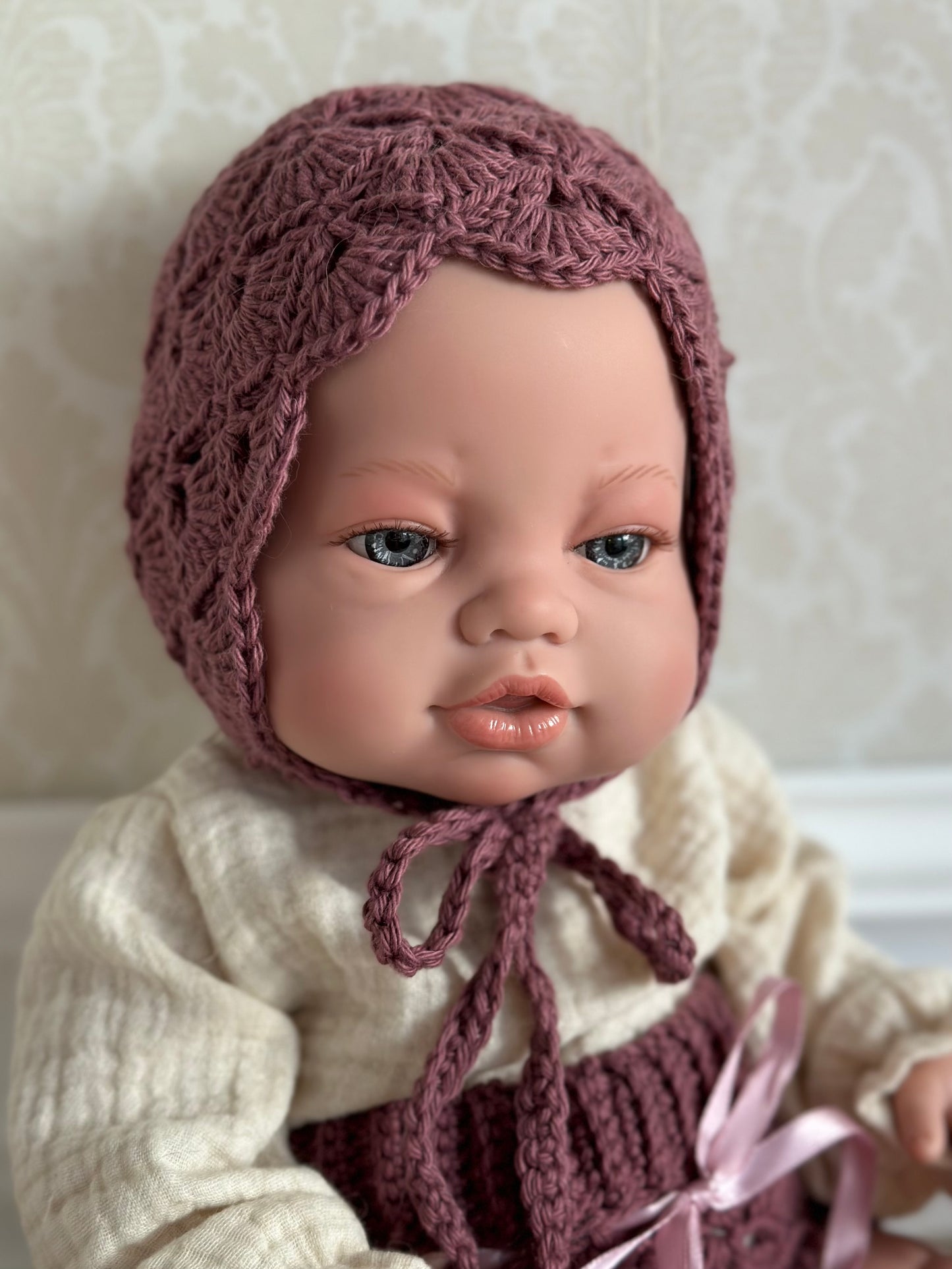 Doll bonnet